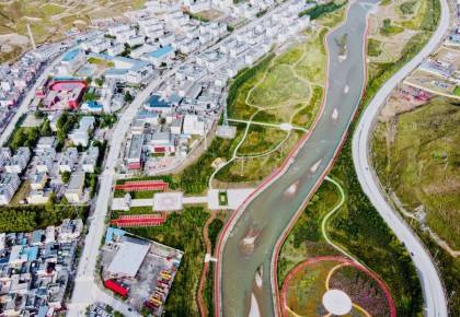 【民族团结党旗红】搬进新房子 过上好日子