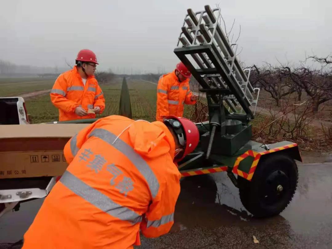 发射16枚火箭弹！