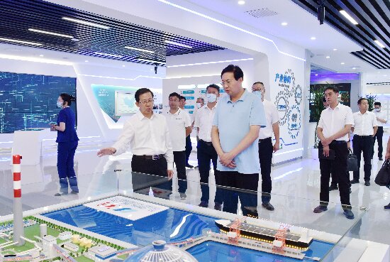 定州市委副书记、市长张才芳带队到北京考察项目。 韩佳华摄