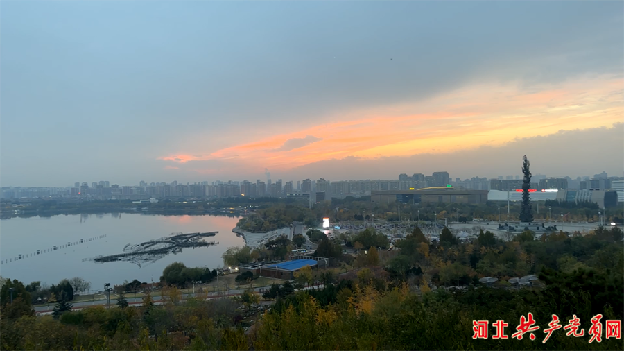 南湖景区的晚霞。韩冠豫摄