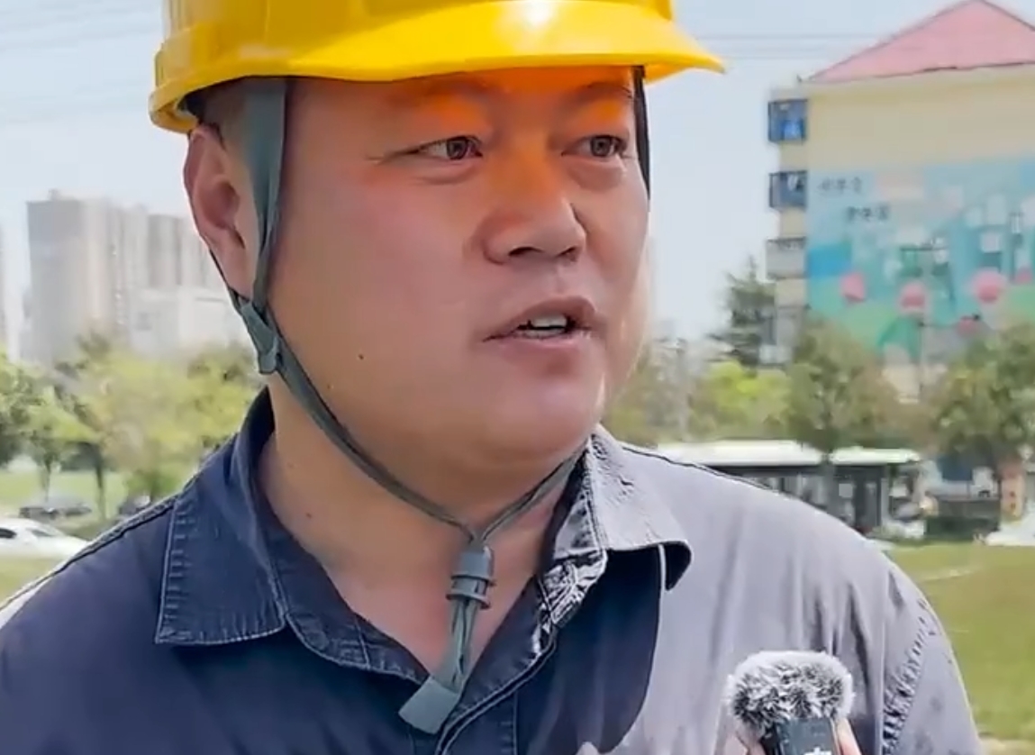 高温下的劳动者 | 烈日“烤”验下 电力巡检忙