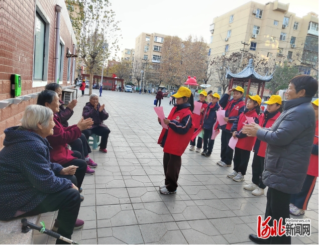 ​石家庄市沿东小学：宪法宣传进社区